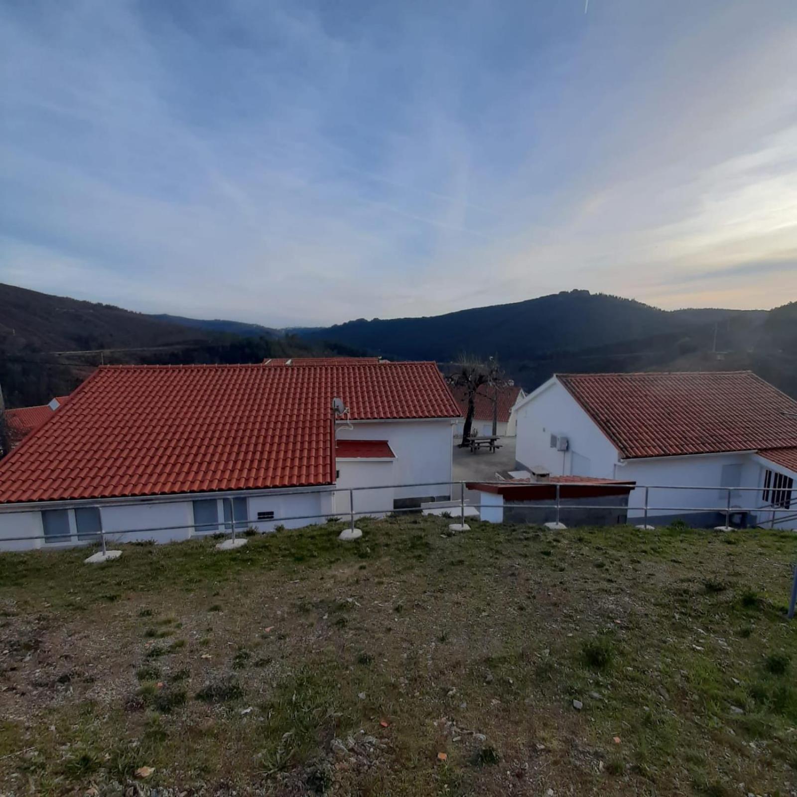 Casas Da Escola - "A Escola" - Meas Villa Pampilhosa da Serra Buitenkant foto